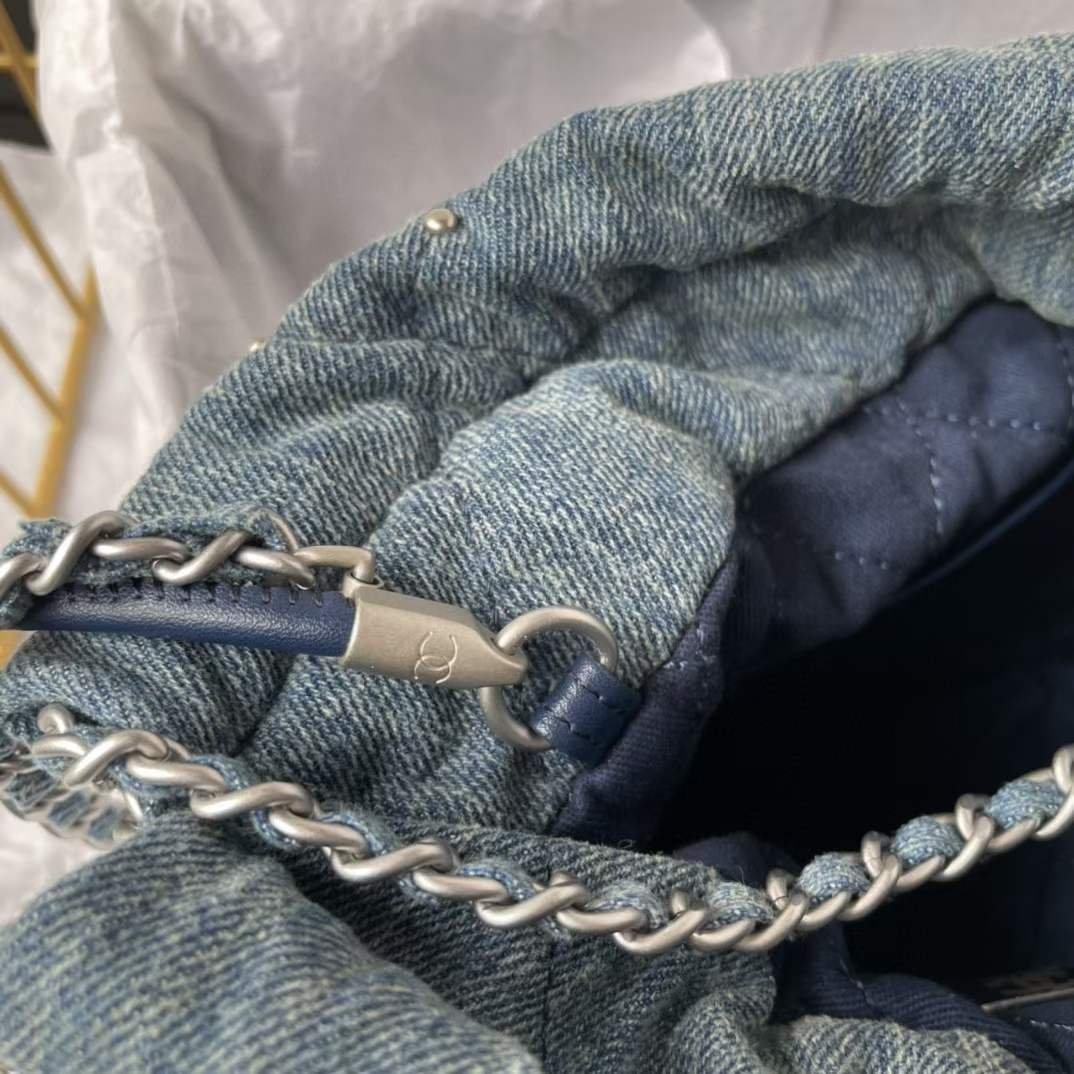Chanel Women CC 22 Mini Handbag Washed Denim Silver-Tone Metal Blue - 图片 5