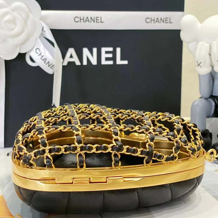 Chanel Women CC Heart Minaudiere Lambskin Gold-Tone Metal Black - 图片 10