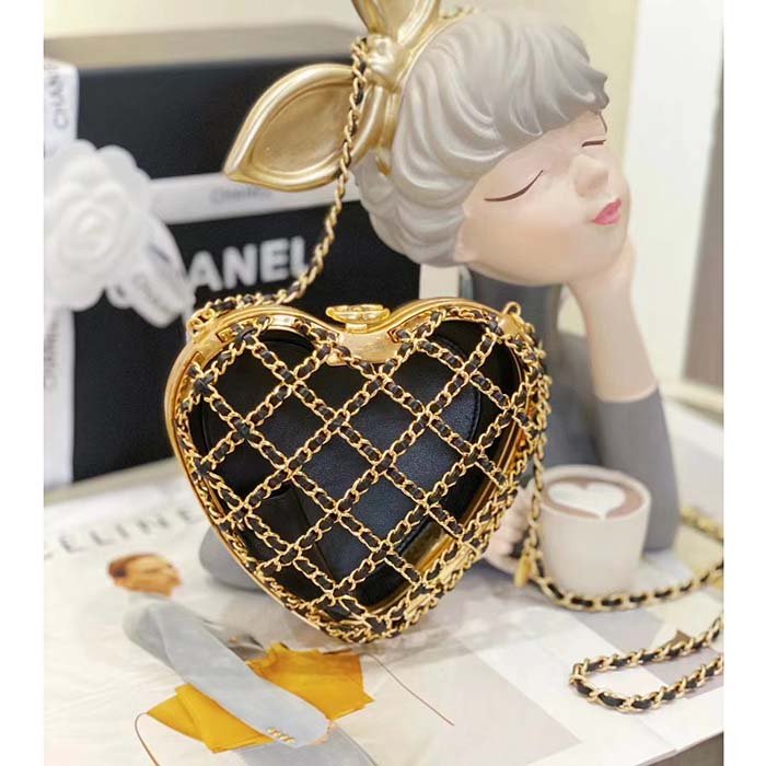 Chanel Women CC Heart Minaudiere Lambskin Gold-Tone Metal Black - 图片 3