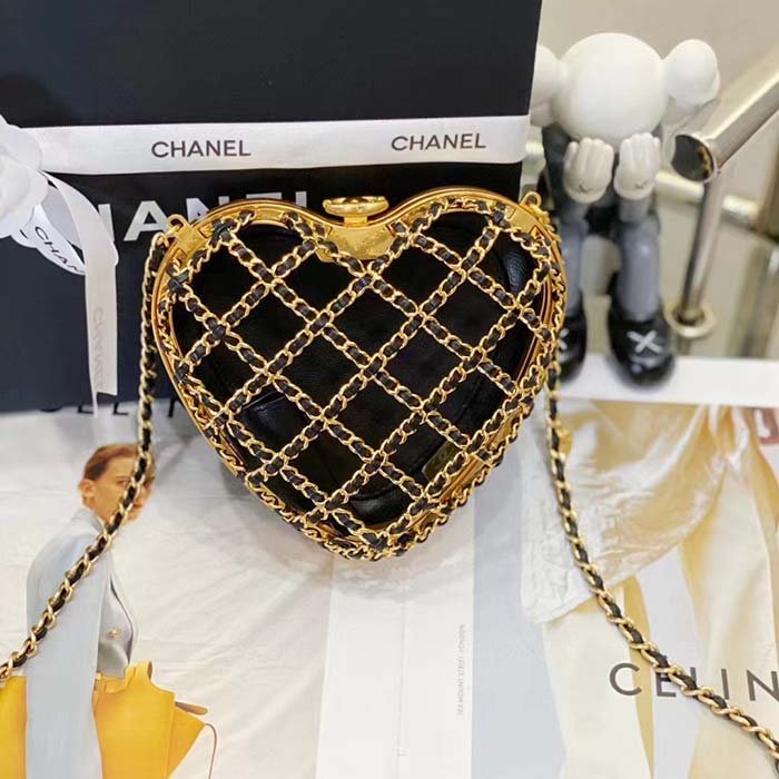 Chanel Women CC Heart Minaudiere Lambskin Gold-Tone Metal Black - 图片 8
