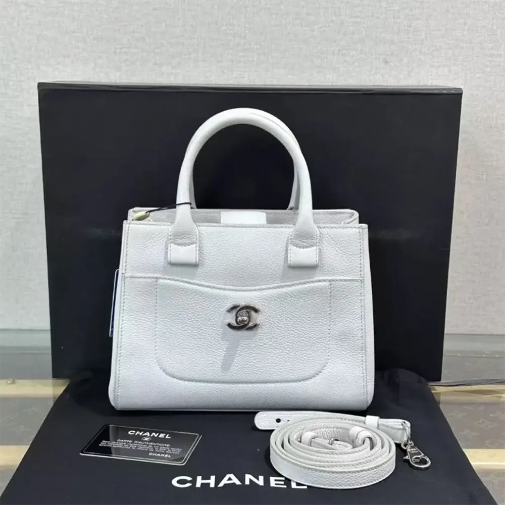 Chanel Women Grained Calfskin Mini Neo Executive Tote-White - 图片 6