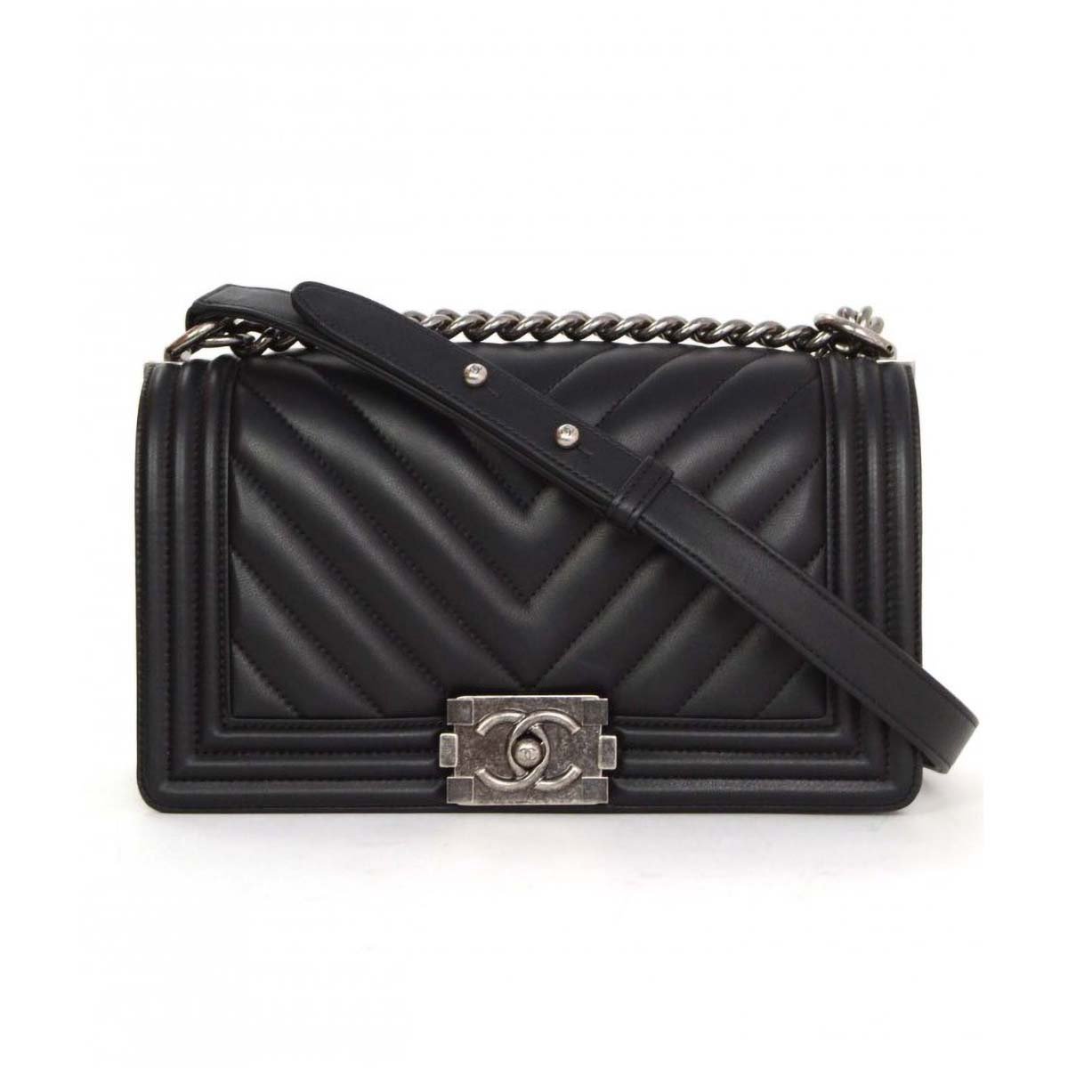 Chanel Boy Chanel Handbag in Chevron Quilted Calfskin Leather-Black - 图片 7
