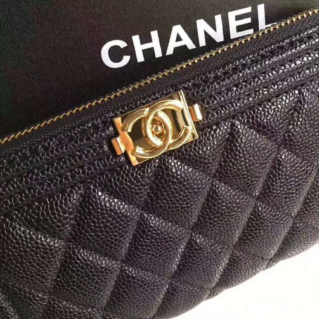 Chanel Boy Chanel Zipped Wallet in Grained Calfskin & Gold-tone Metal-Black - Image 3
